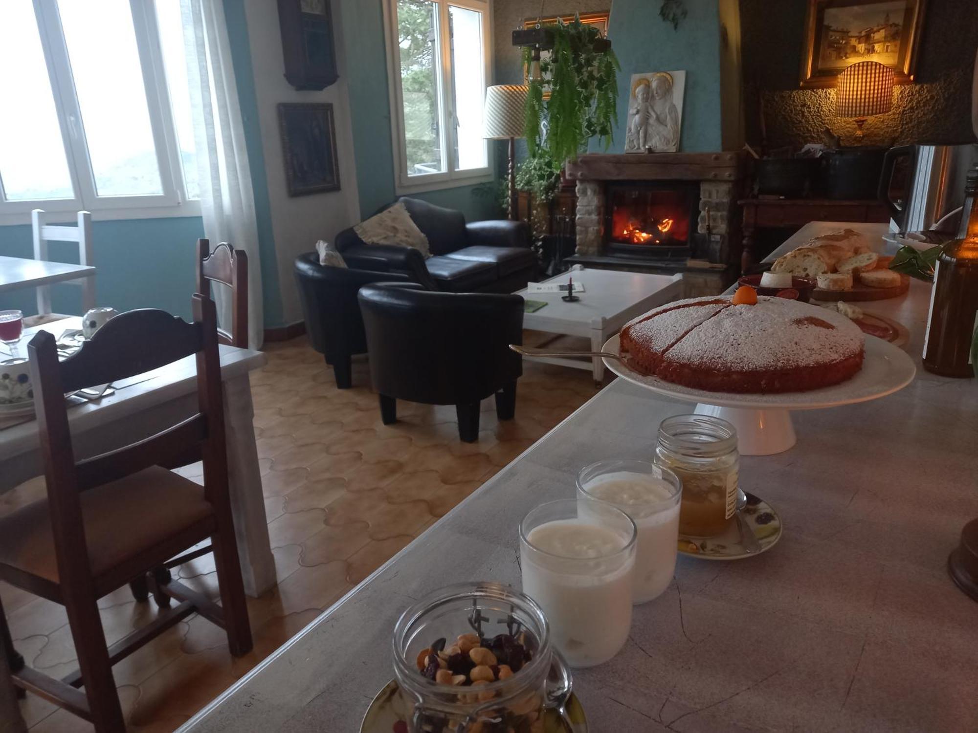 B&B Le Camelie Del Bosco Baiardo Экстерьер фото