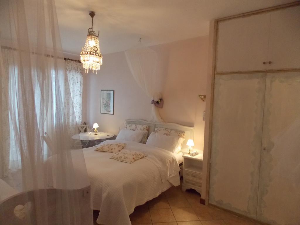 B&B Le Camelie Del Bosco Baiardo Номер фото