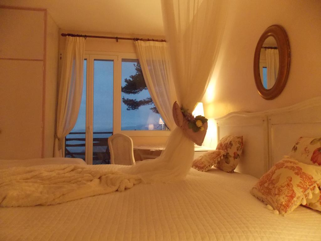 B&B Le Camelie Del Bosco Baiardo Номер фото