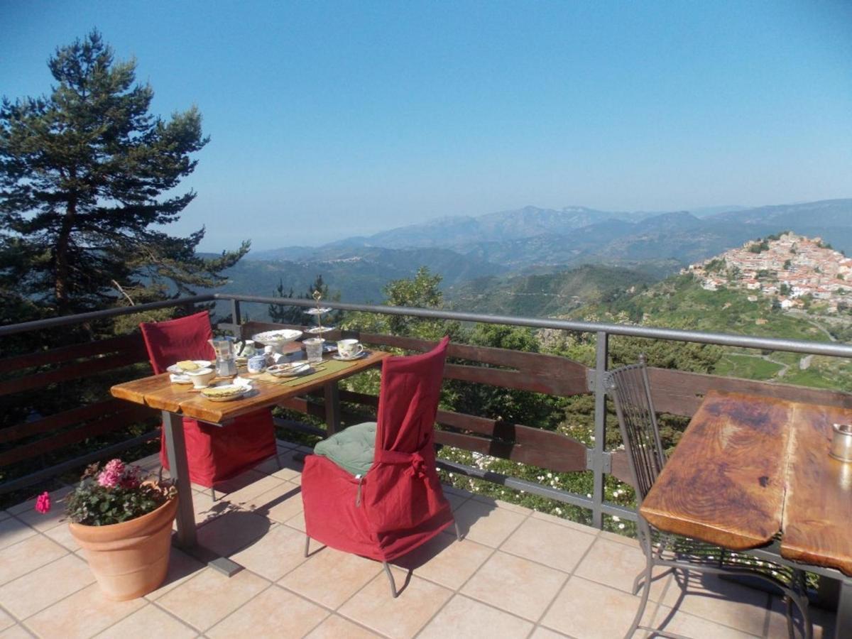 B&B Le Camelie Del Bosco Baiardo Экстерьер фото