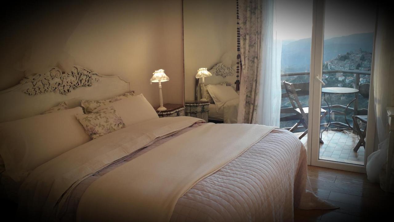 B&B Le Camelie Del Bosco Baiardo Экстерьер фото